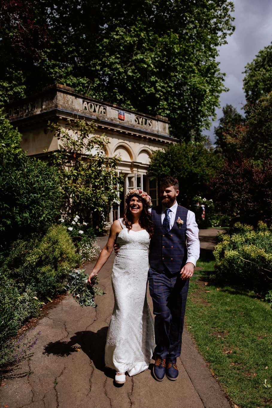 Wedding couple leaving the Temple of Minerva