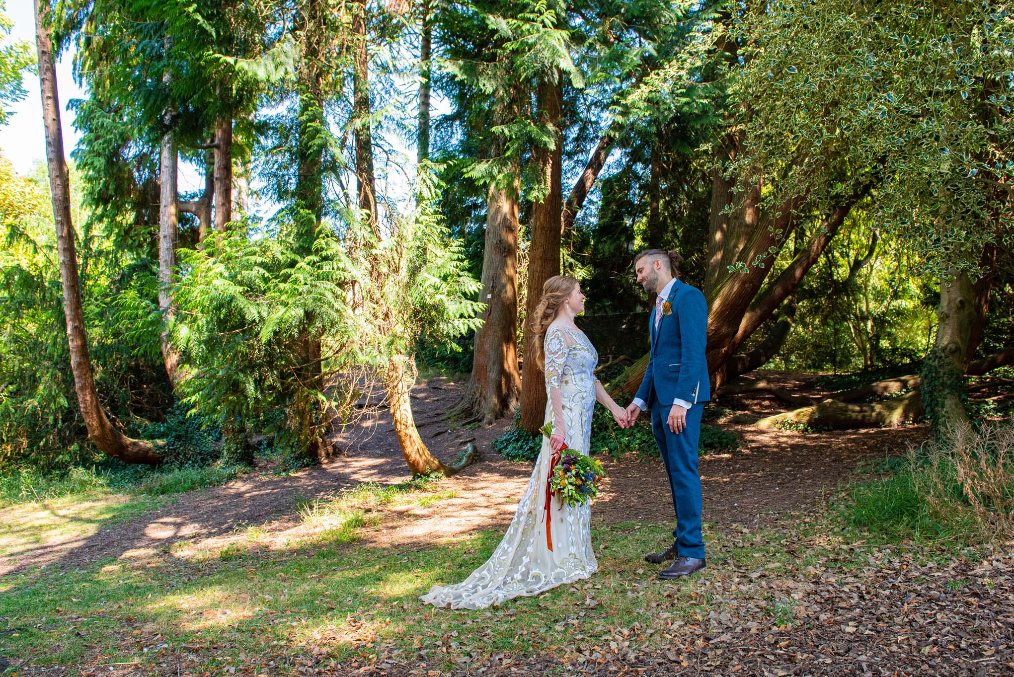 Wedding couple in the Dell, Bath Botanical Gardens