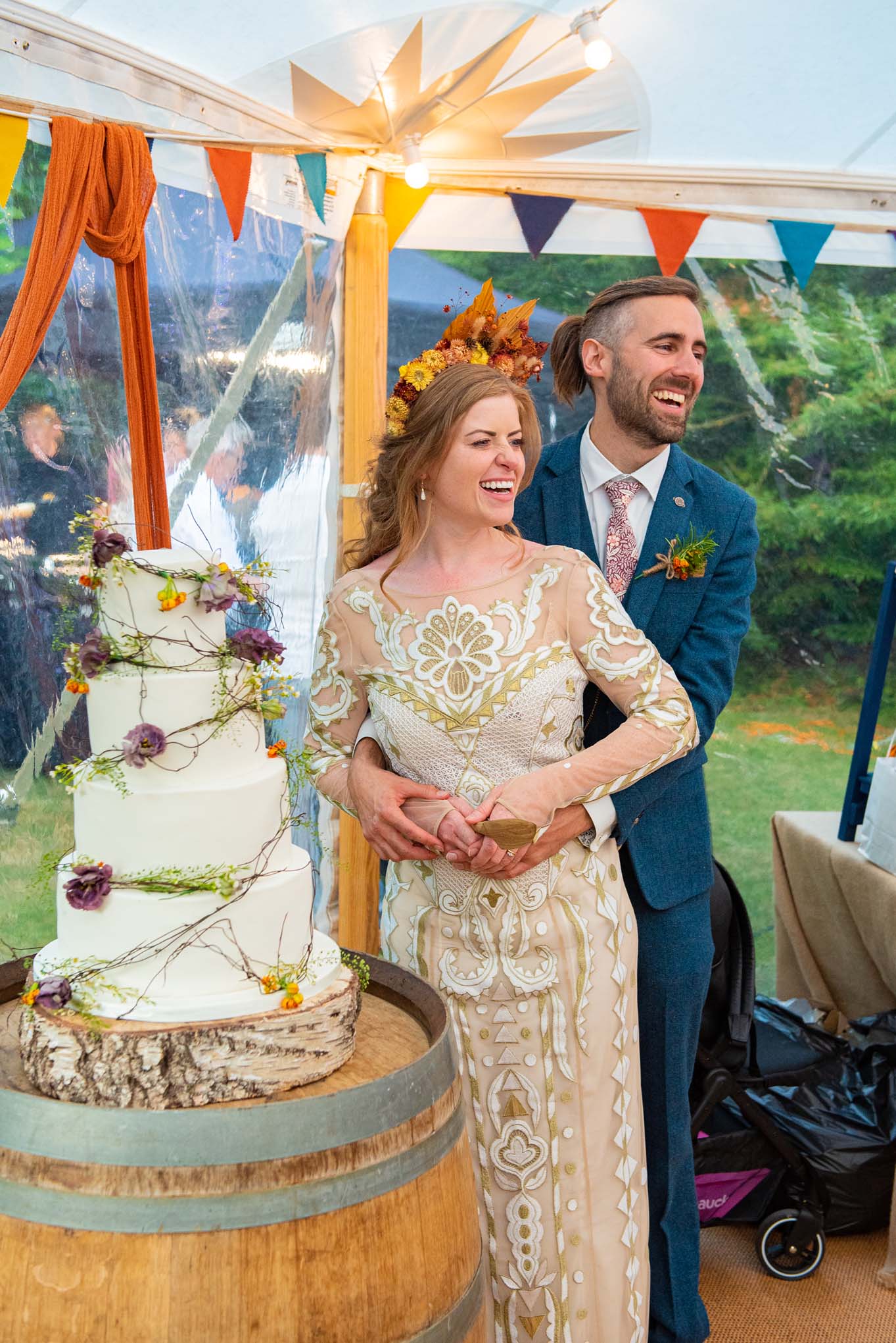 Cake cutting in marquee at Bath Botanical Gardens