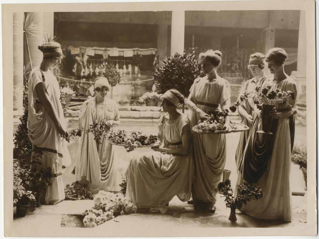 Roman Ladies, 1925
